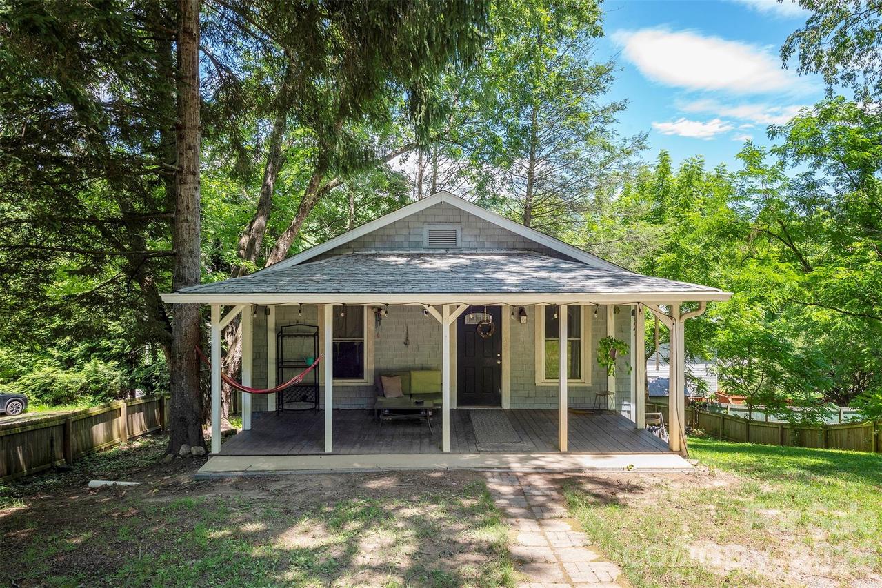 14 Border St., Black Mountain, NC 28711