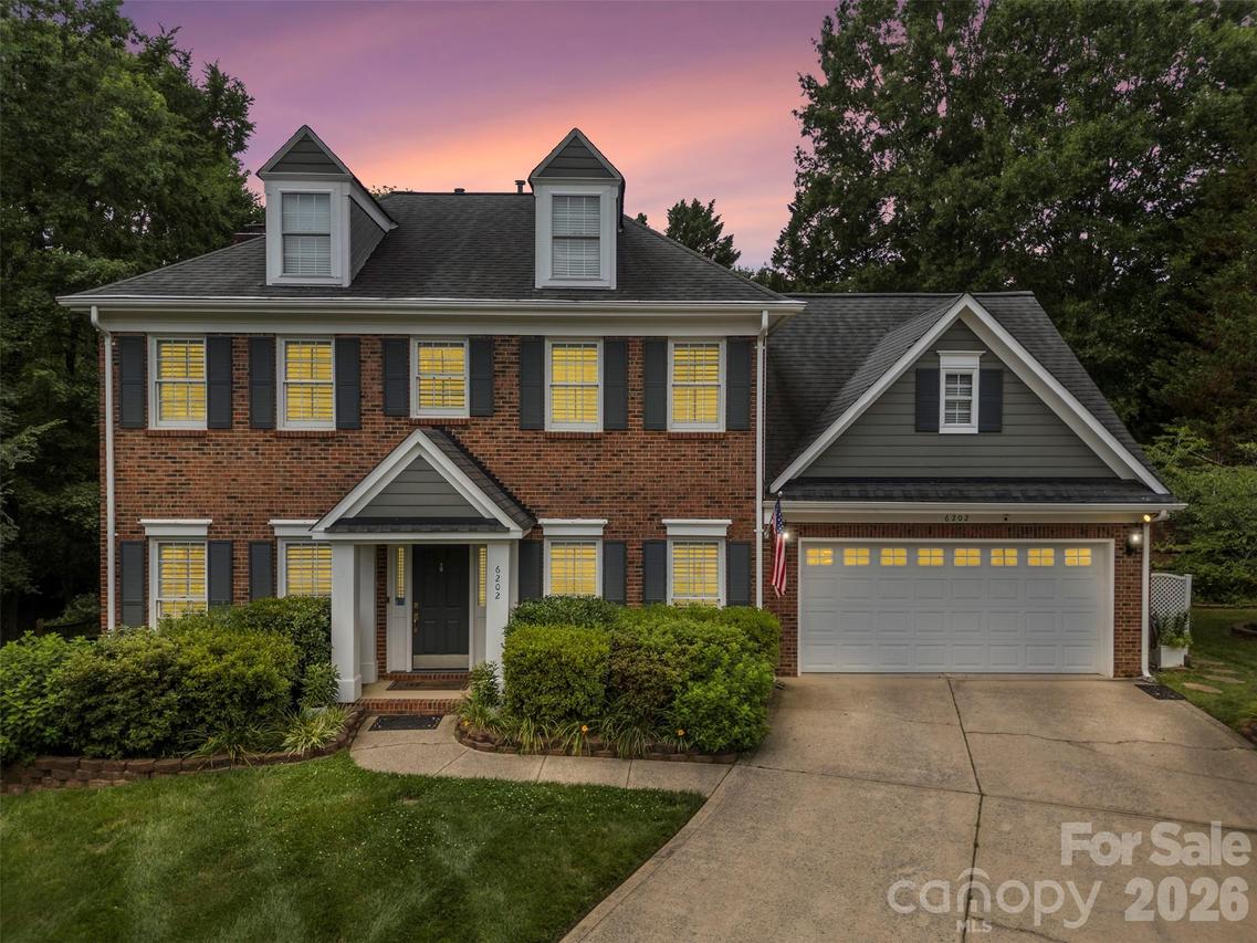 6202 Hickory Cove Ln., Charlotte, NC 28269