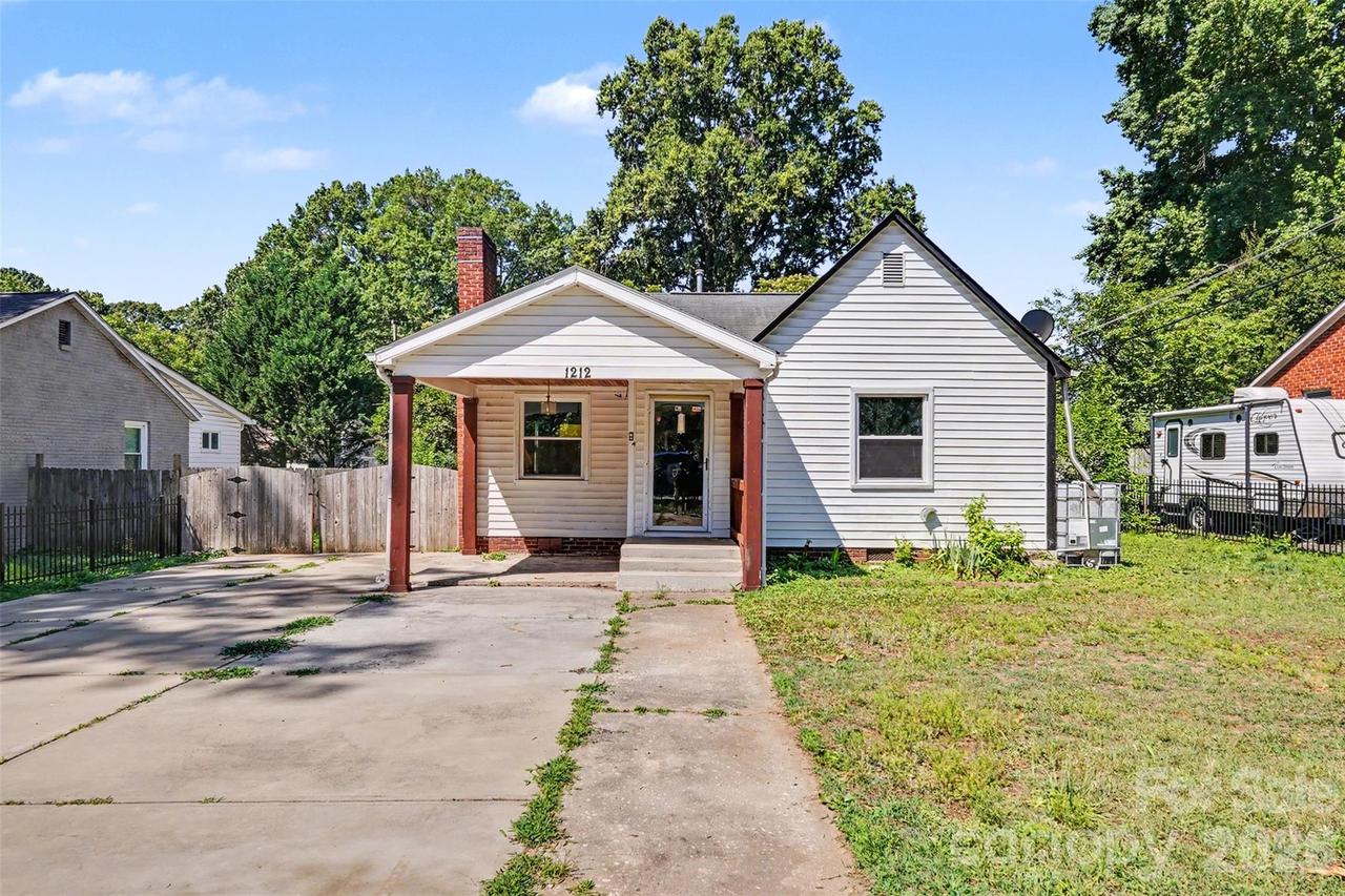 1212 Meadow Lane Ln., Charlotte, NC 28205