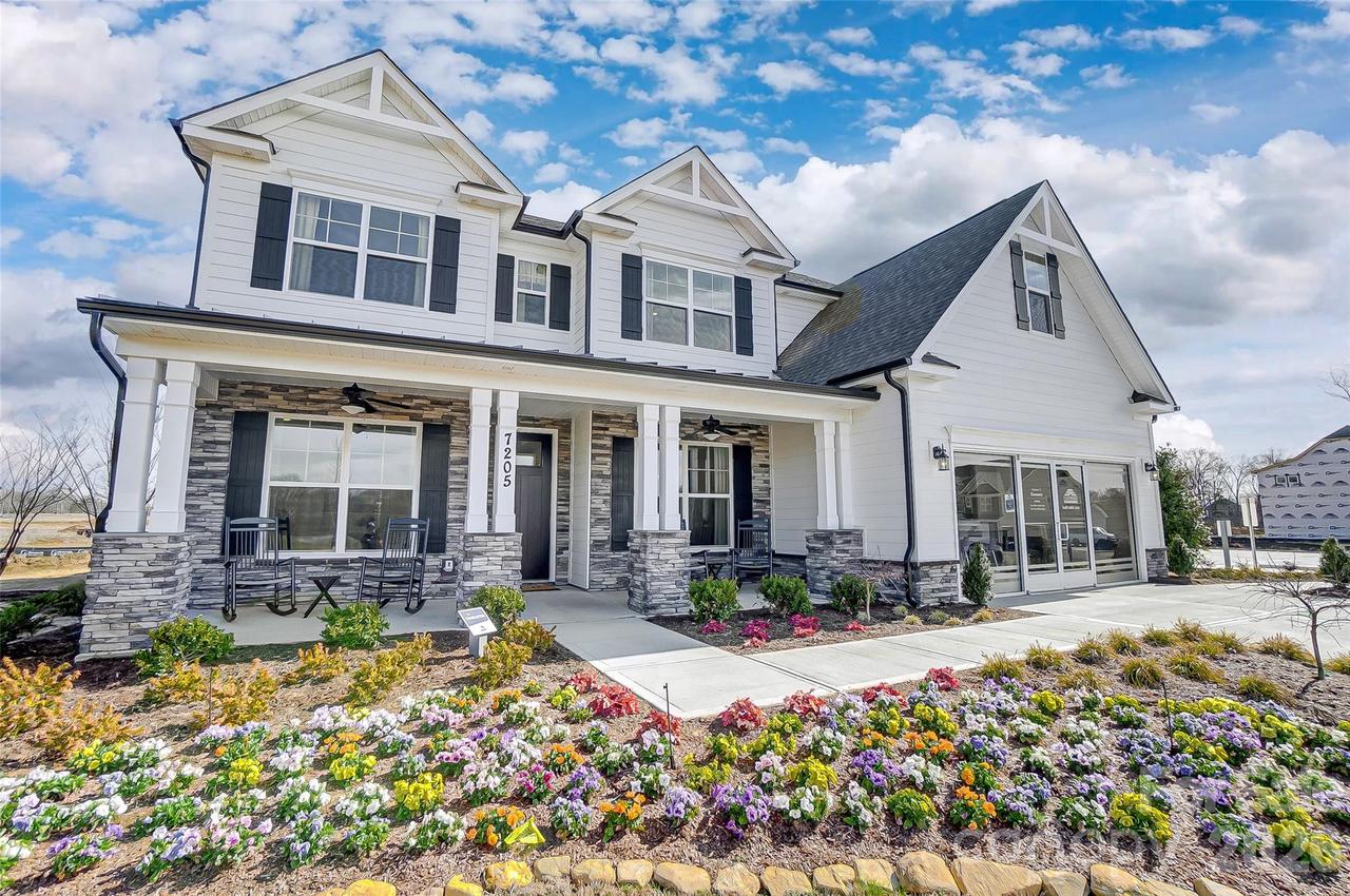 7205 Farmingdale Ln., Harrisburg, NC 28075