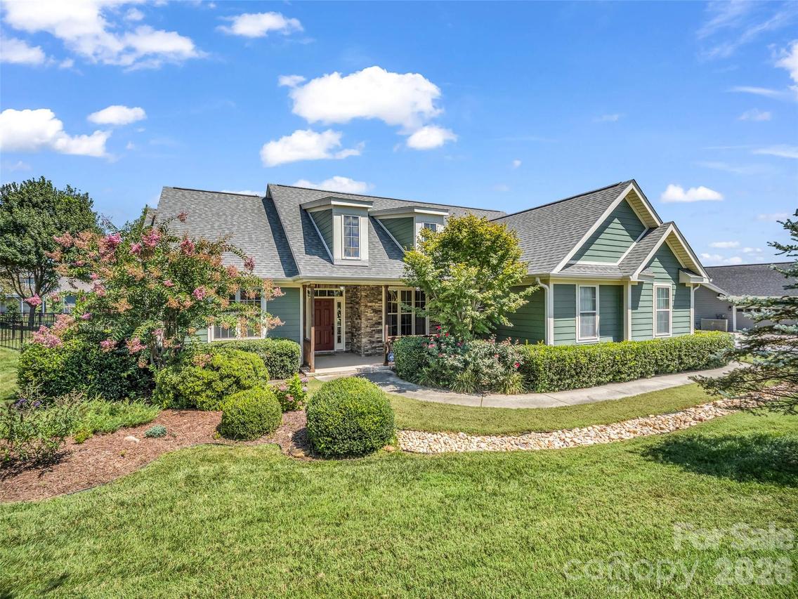 17 Black Iron Ln., Hendersonville, NC 28792