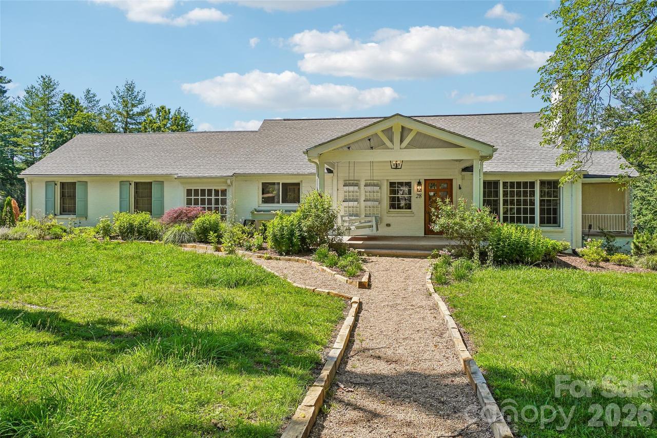 28 Ridgefield Pl., Asheville, NC 28803