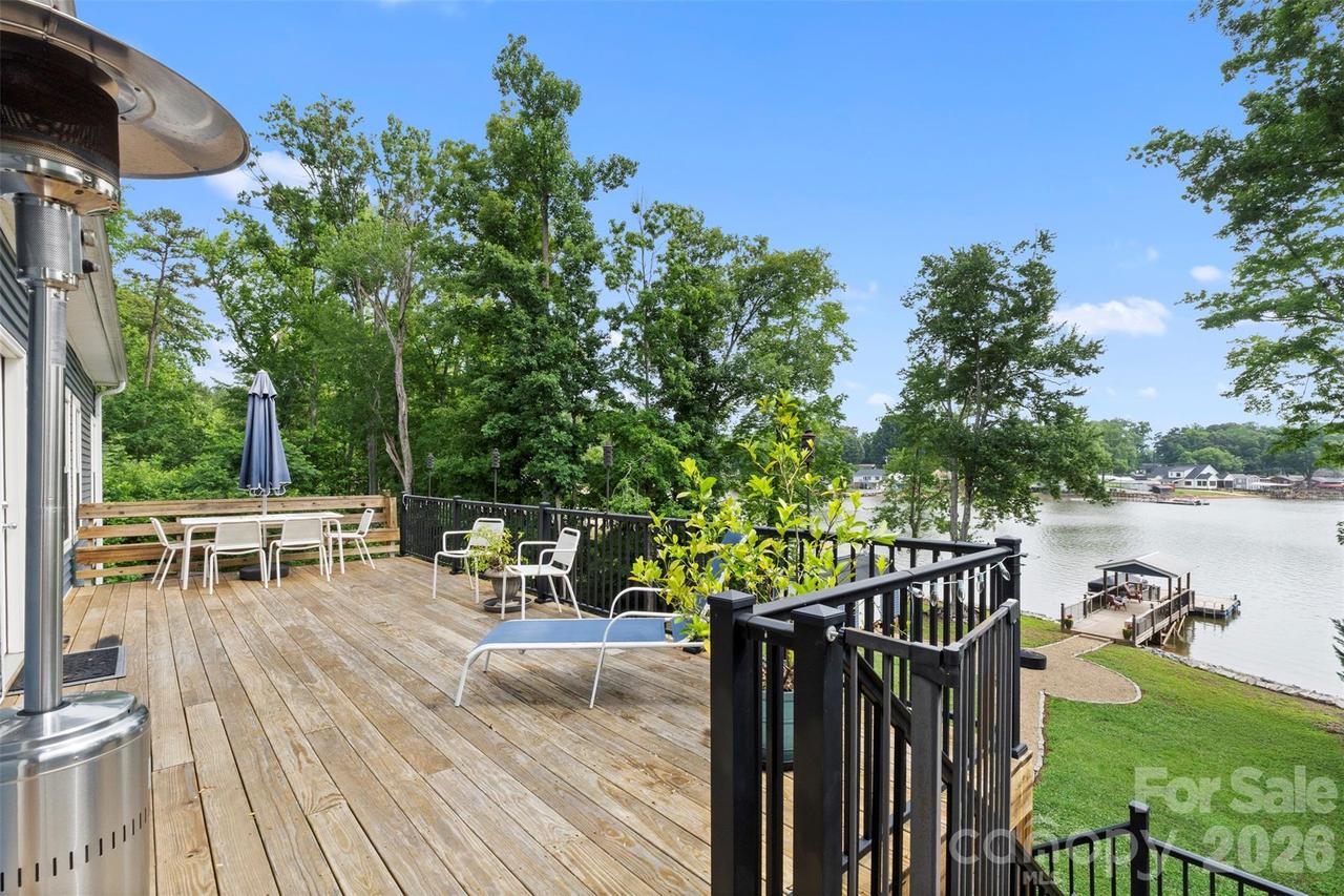 645 Riverside Dr., Lexington, NC 27292