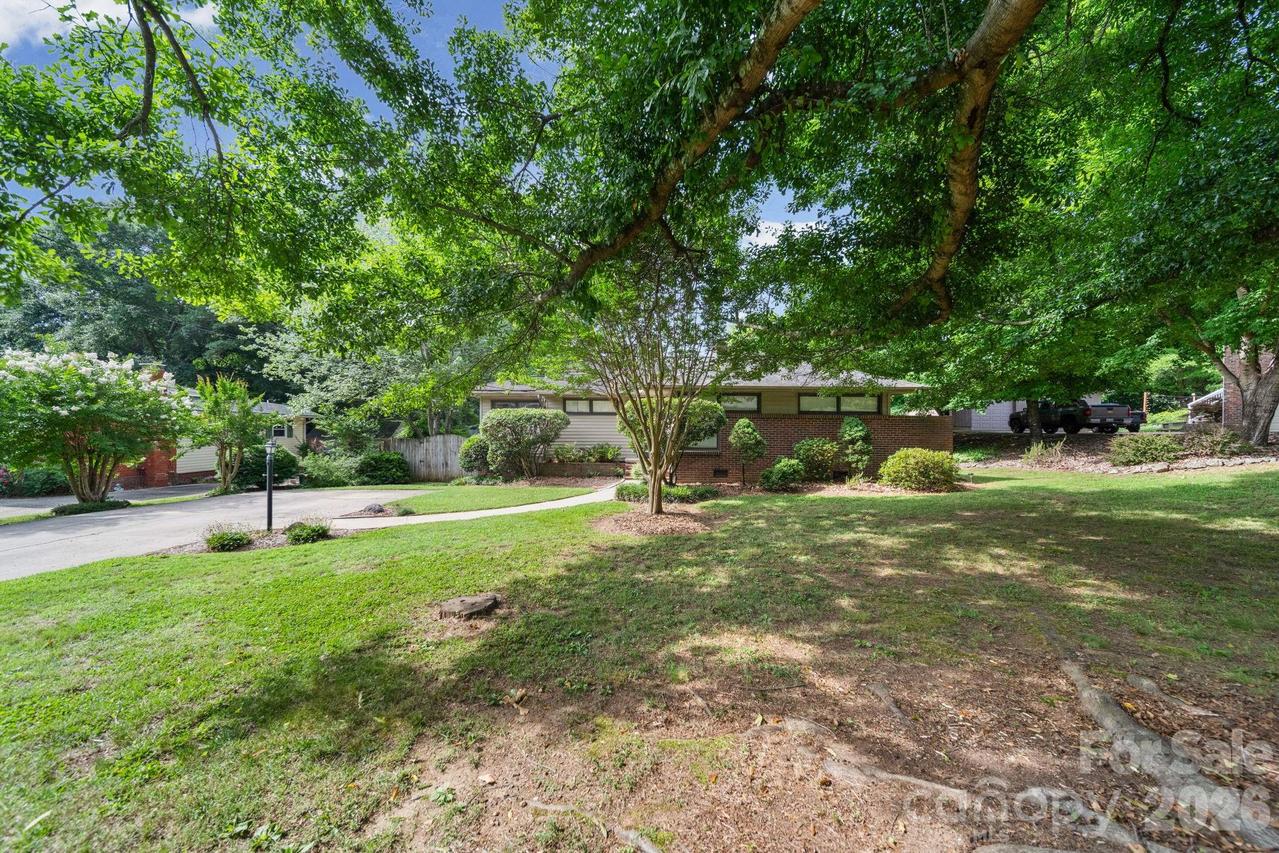 214 Walnut Ave., Mount Holly, NC 28120
