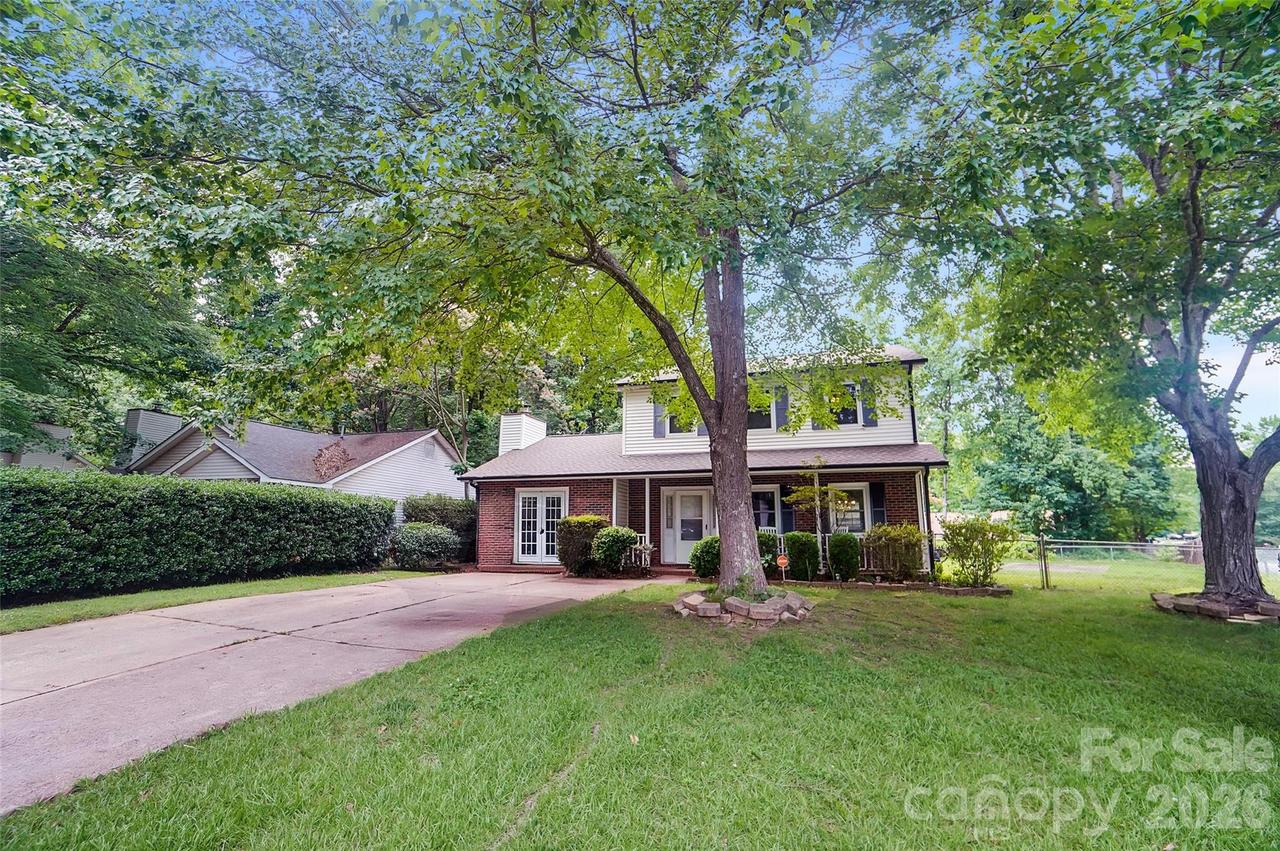 900 Highland Mist Ln., Charlotte, NC 28215