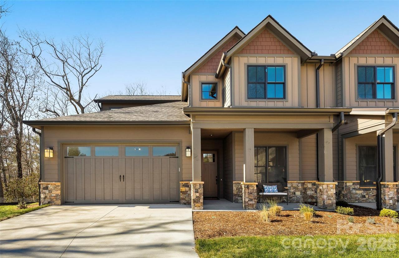 79 Chimney Chase Tr., Hendersonville, NC 28739