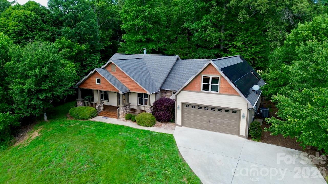 25 Willow Branch Ln., Weaverville, NC 28787