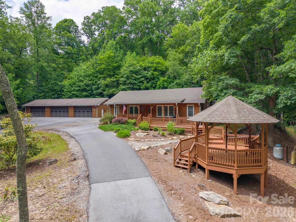 743 Kyles Creek Rd., Hendersonville, NC 28792