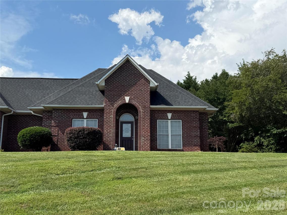 892 Trial Pl., Newton, NC 28658