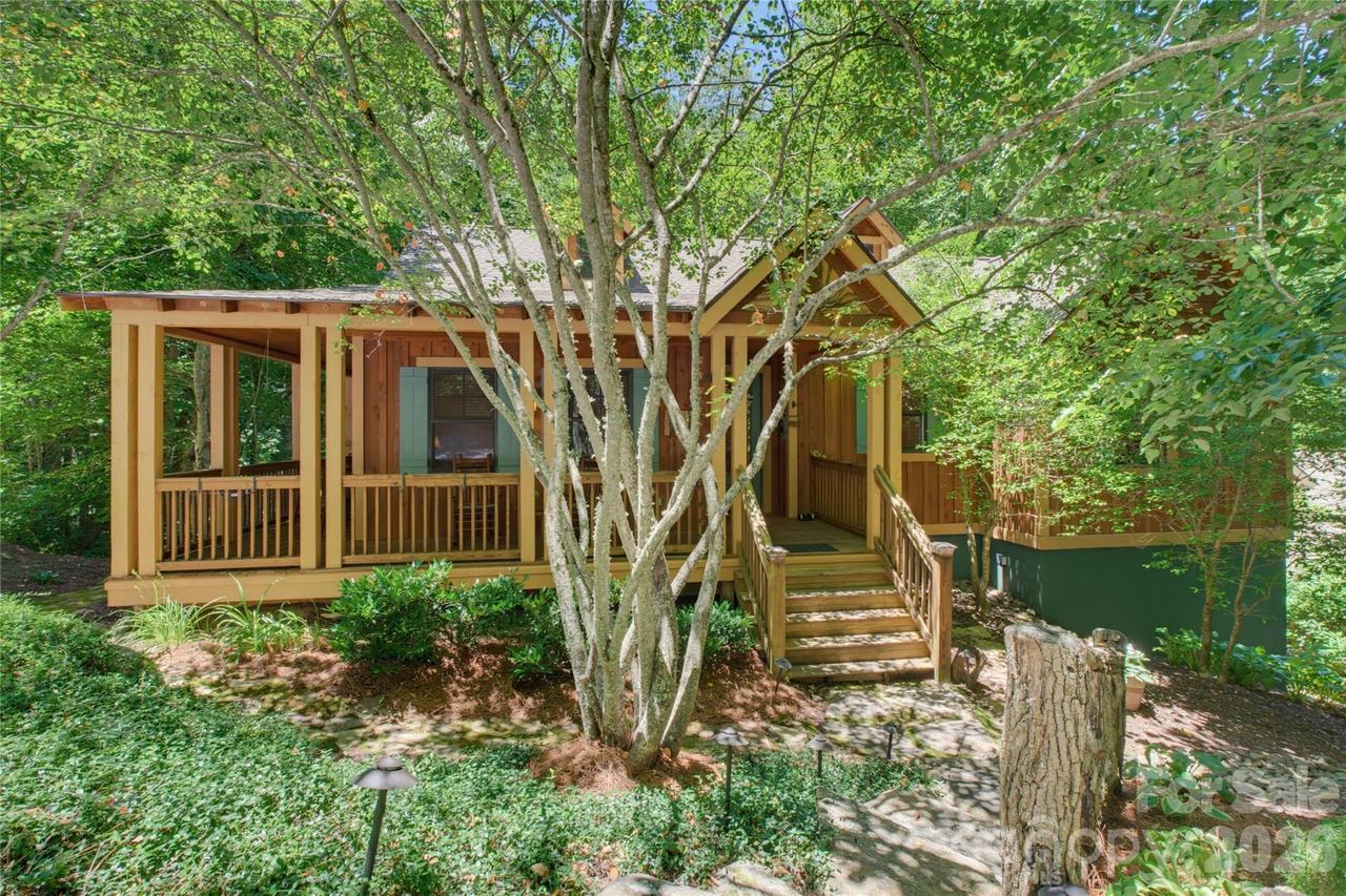 112 Boulder Creek Ln., Tuckasegee, NC 28783