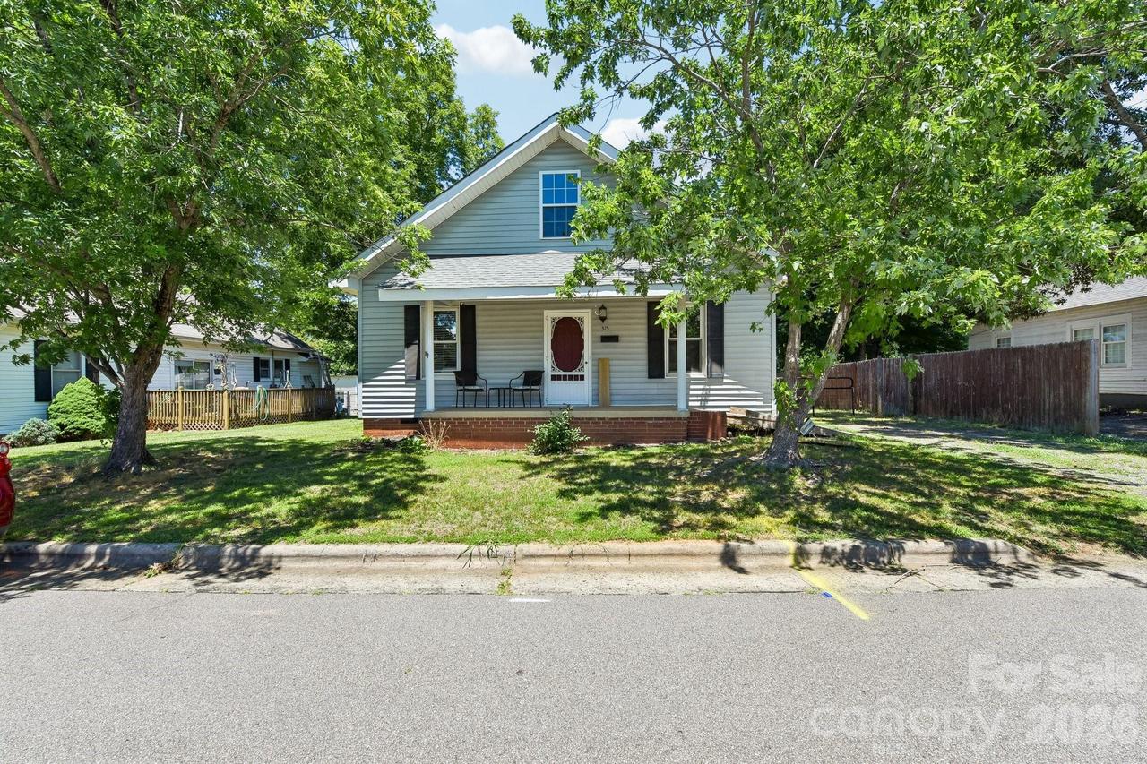 315 Caldwell Ave., Mooresville, NC 28115