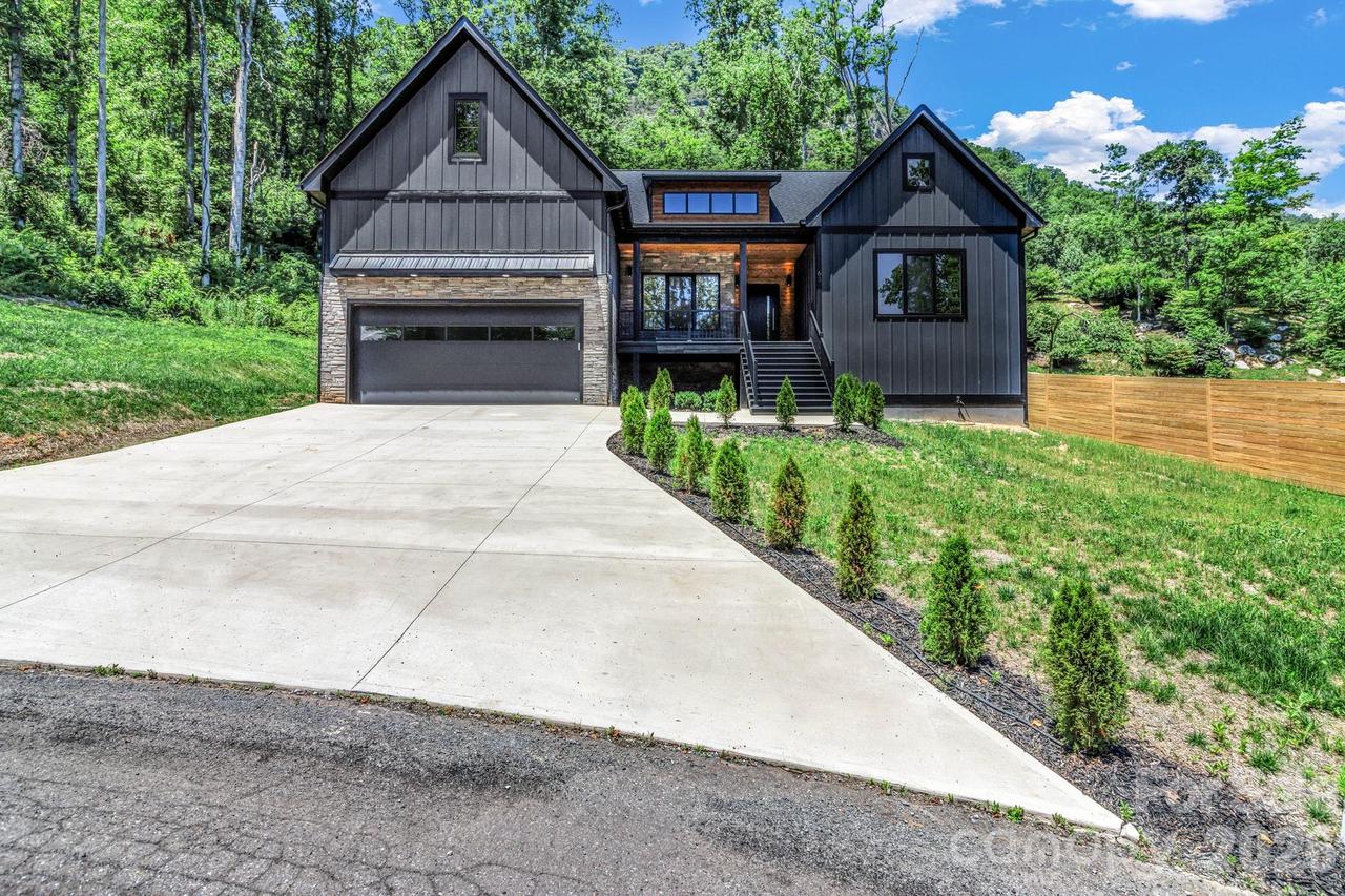 63 Winding Ridge Rd., Fairview, NC 28730