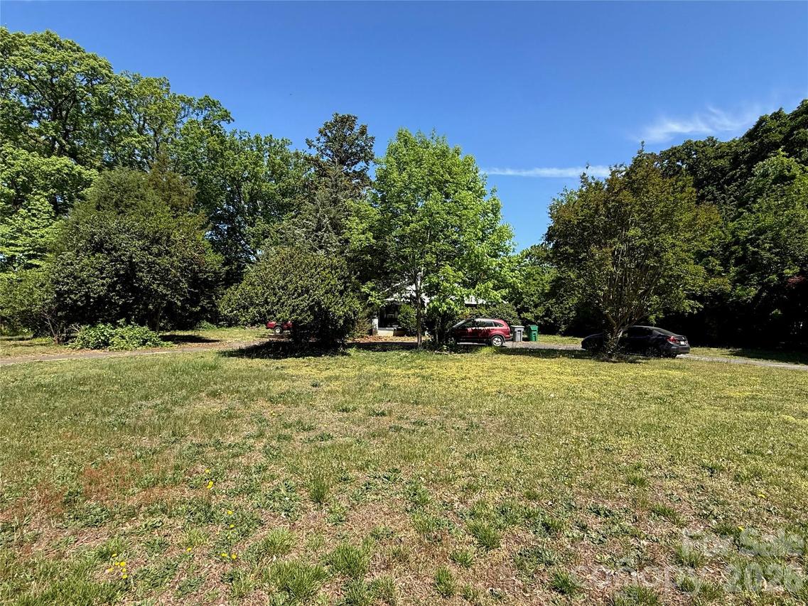 6629 The Plz., Charlotte, NC 28215