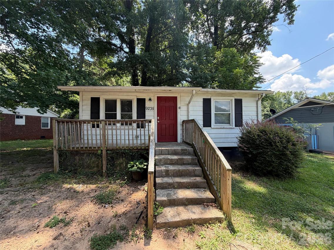 9235 Kendall Dr., Charlotte, NC 28214