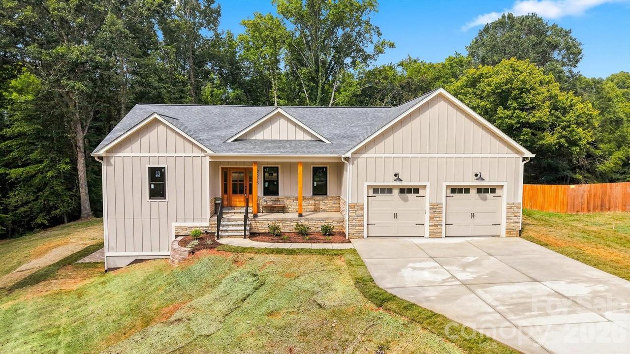 2578 Polo Ln., Maiden, NC 28650