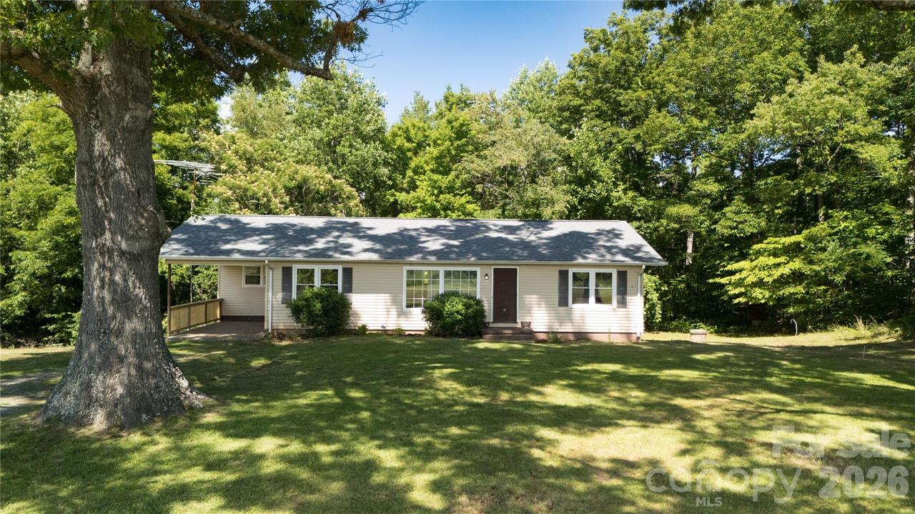 540 Crutchfield Rd., Union Mills, NC 28167