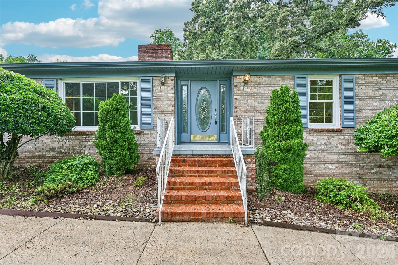 1621 N Oak Dr., Shelby, NC 28150