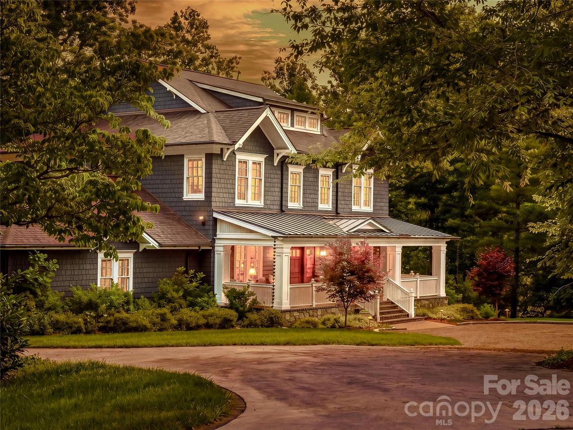 1 Cedar Chine Dr., Asheville, NC 28803