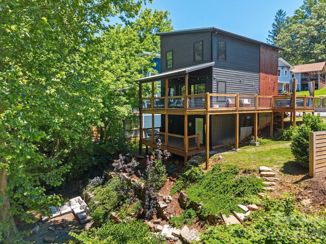158 Simcoe St., Asheville, NC 28806