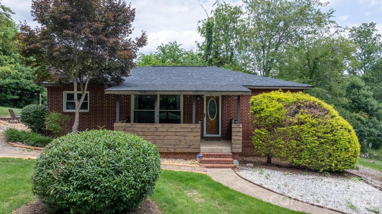 248 Hemlock St., Hudson, NC 28638