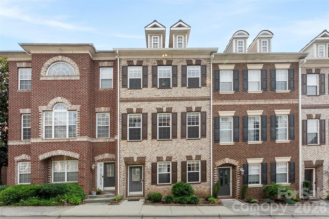 1960 Winpole Ln., Charlotte, NC 28273
