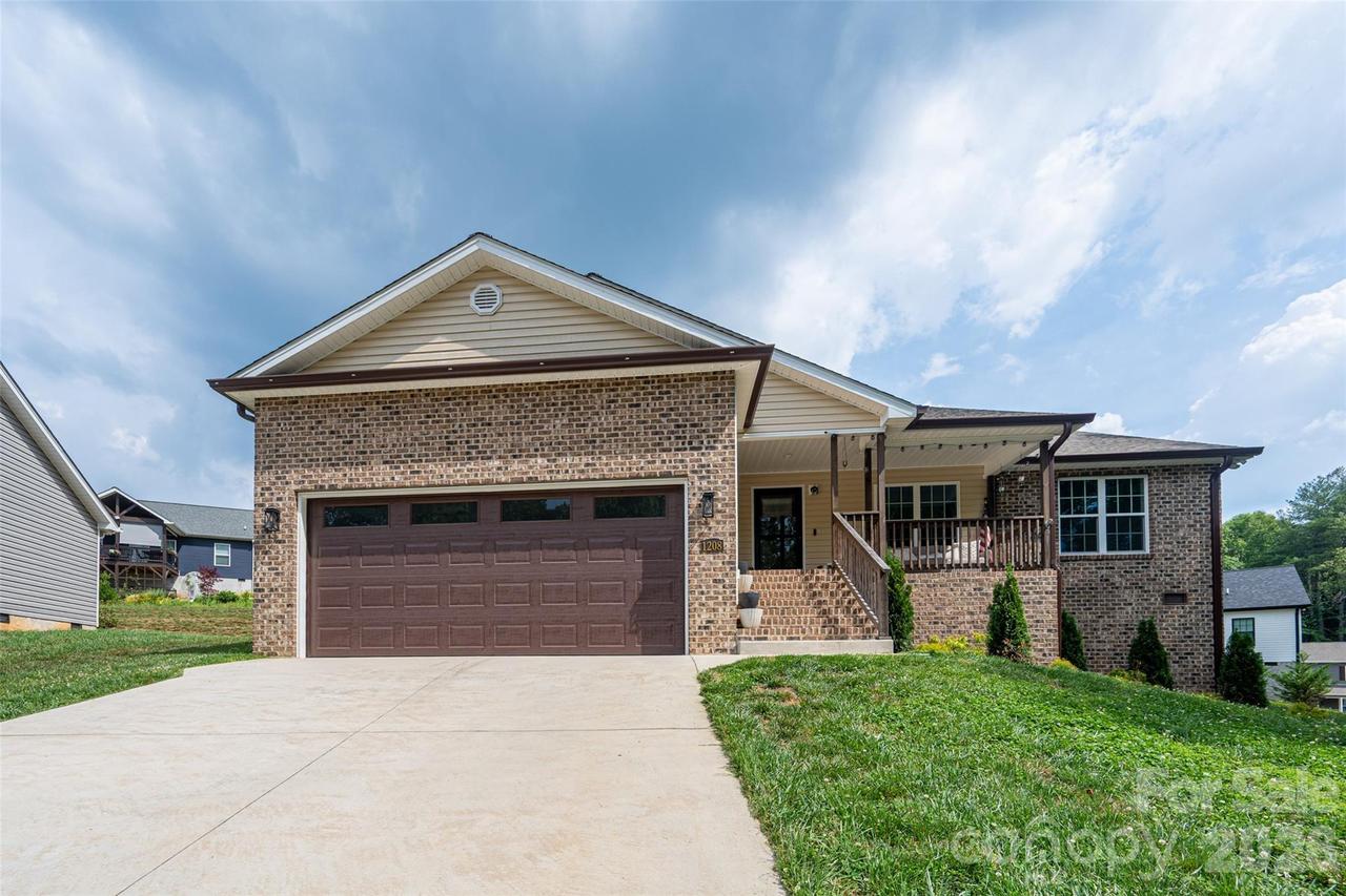 1208 Spring Time Ct., Lenoir, NC 28645