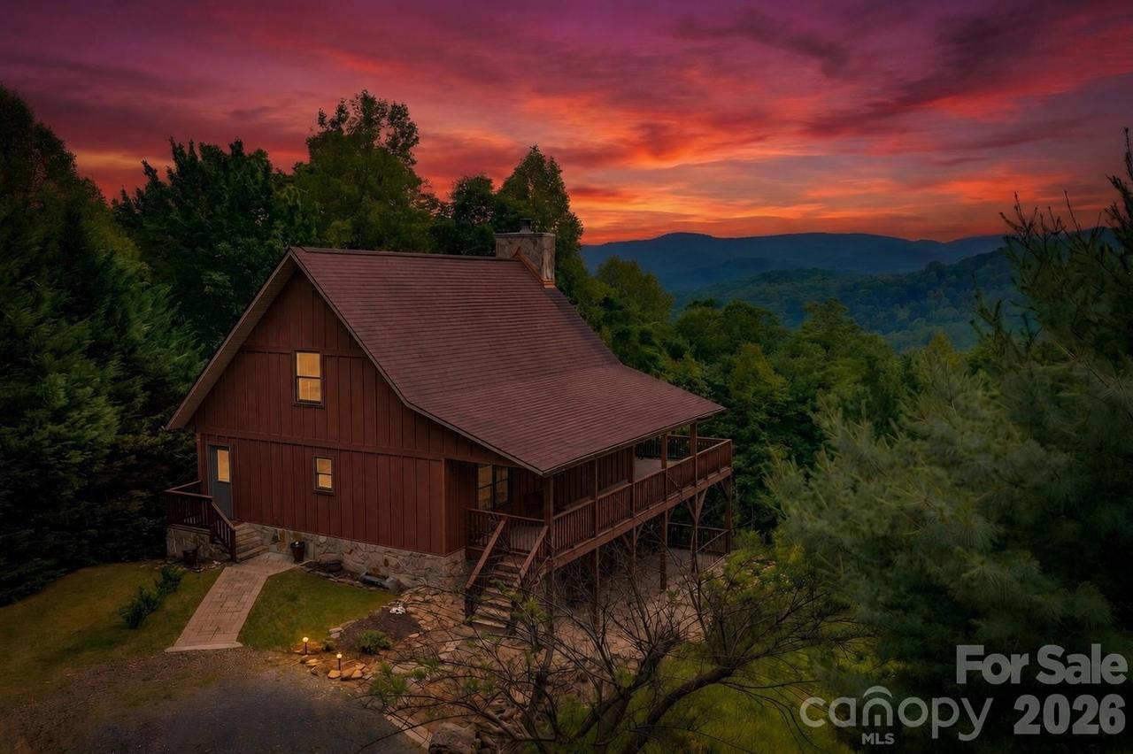 605 Valley View Dr., Purlear, NC 28665