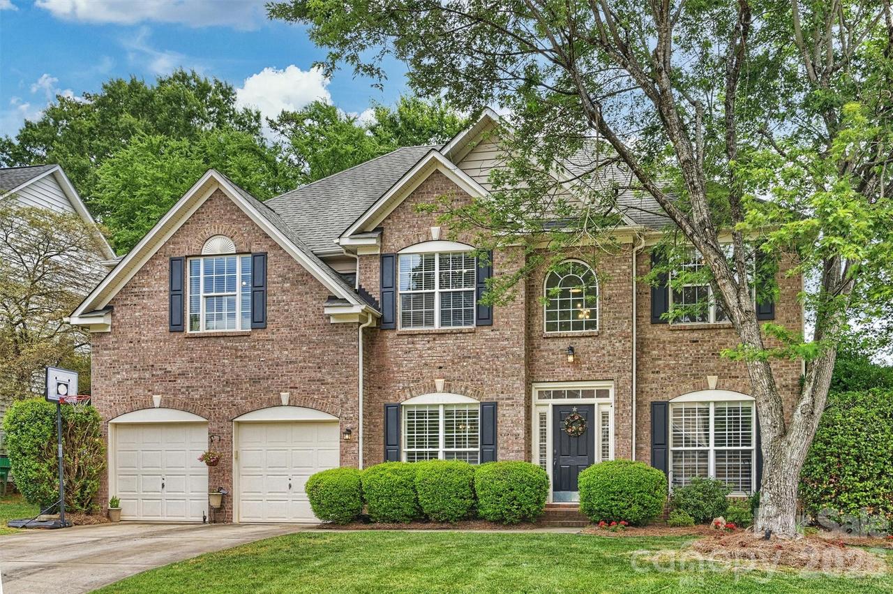 9318 Autumn Applause Dr., Charlotte, NC 28277