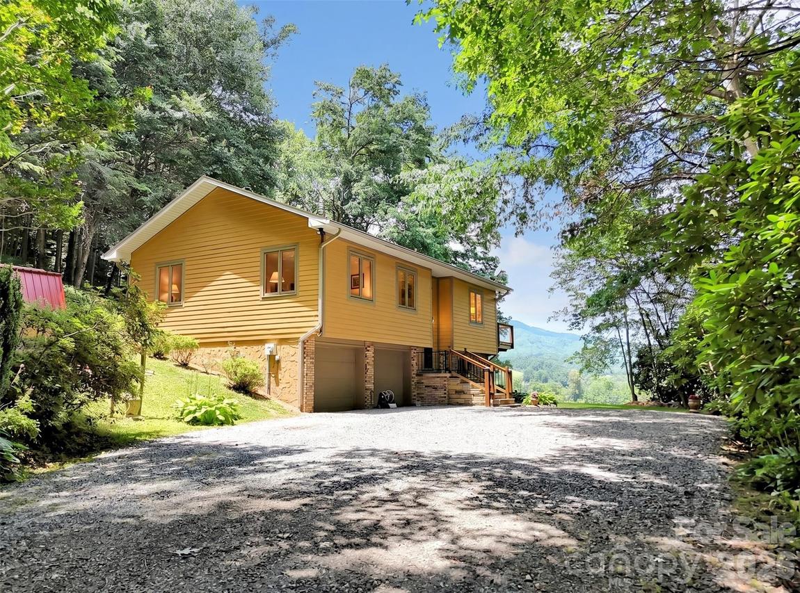 372 Shady Ridge Rd., Waynesville, NC 28785