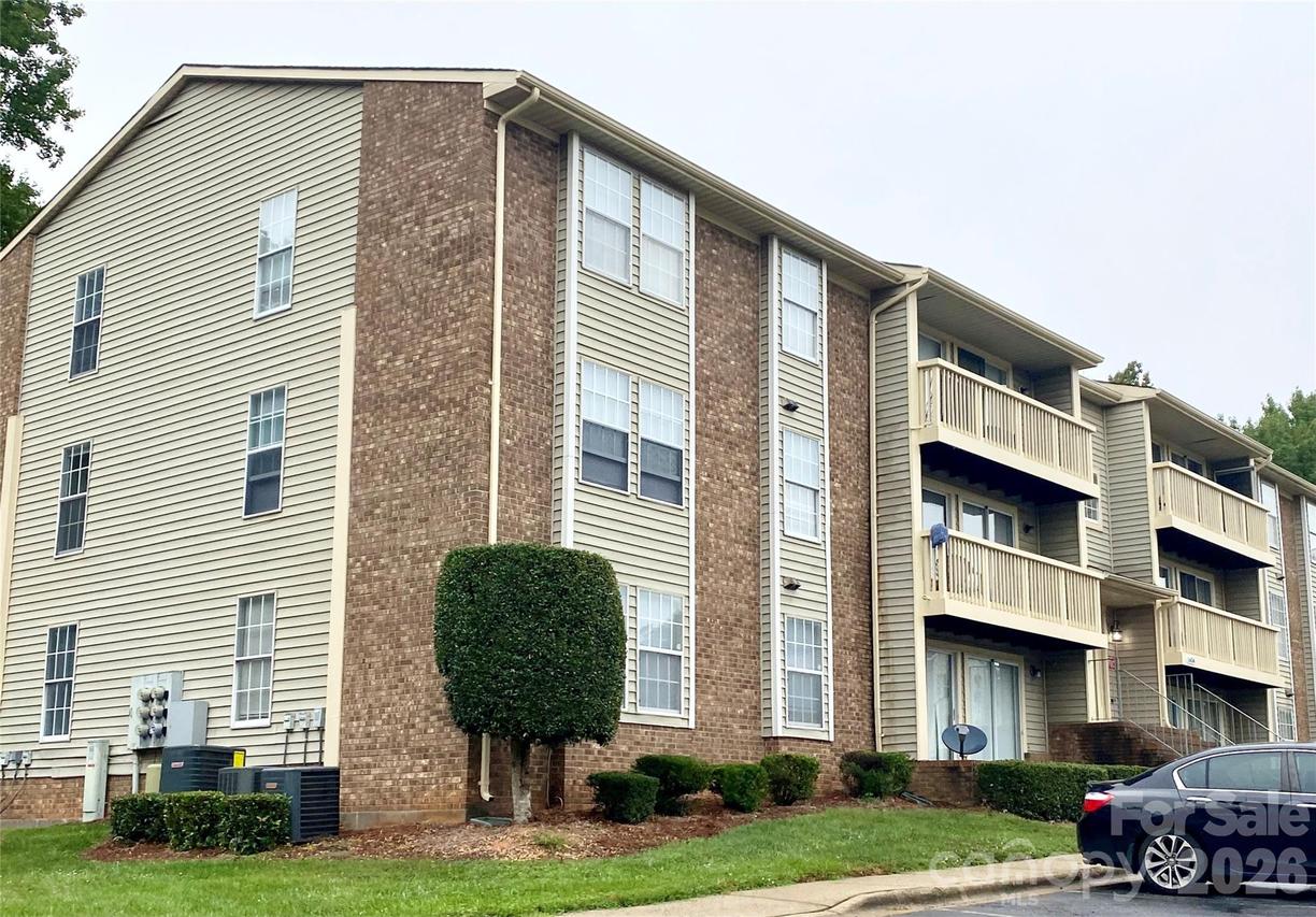1604 Arlyn Cir. #J, Charlotte, NC 28213