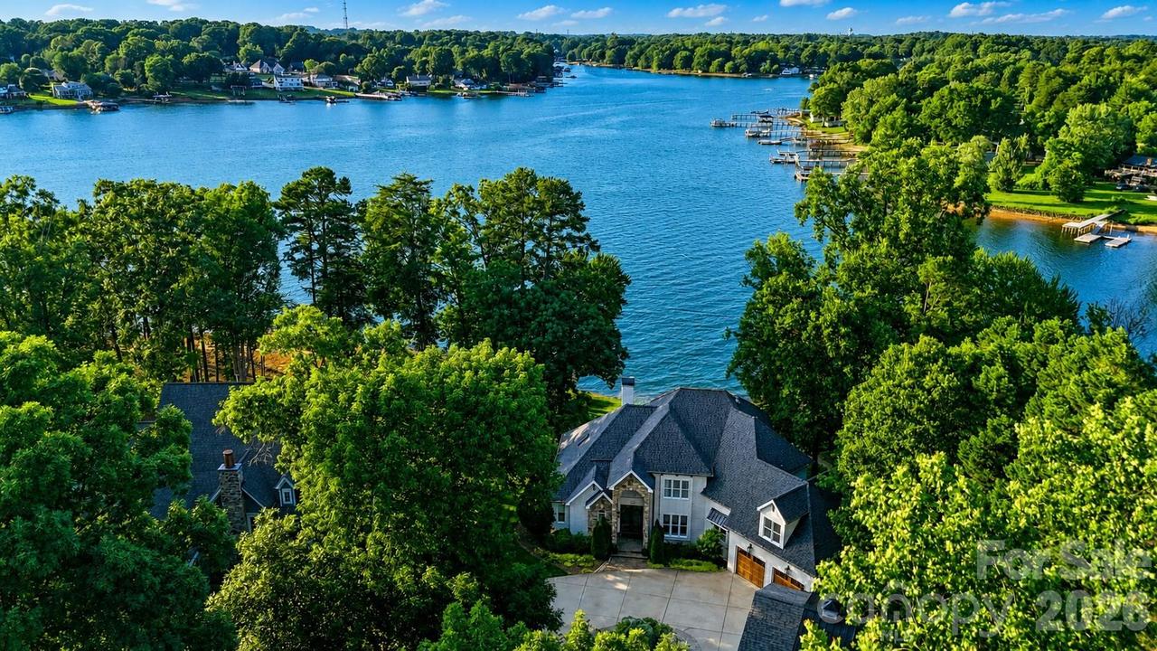 182 Malibu Rd., Mooresville, NC 28117