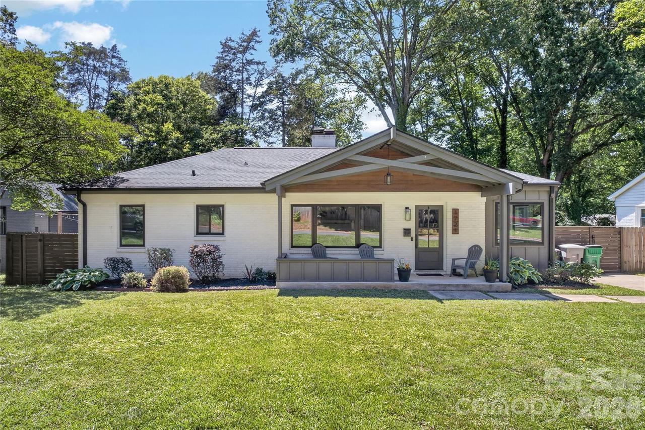 1721 Merry Oaks Rd., Charlotte, NC 28205