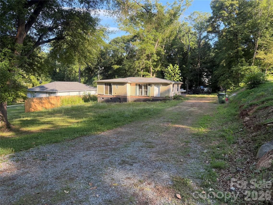 207 Mauney St., Mount Holly, NC 28120