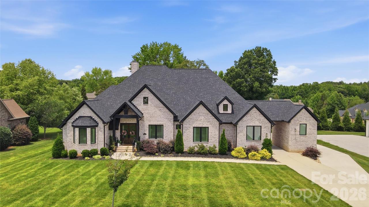 10035 Whispering Falls Ave., Charlotte, NC 28227