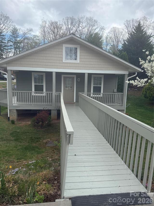 137 Warren Haynes Dr., Asheville, NC 28806