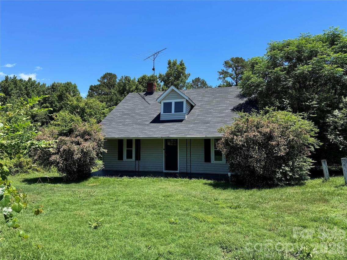 2834 Dan Brown Dr., Claremont, NC 28610
