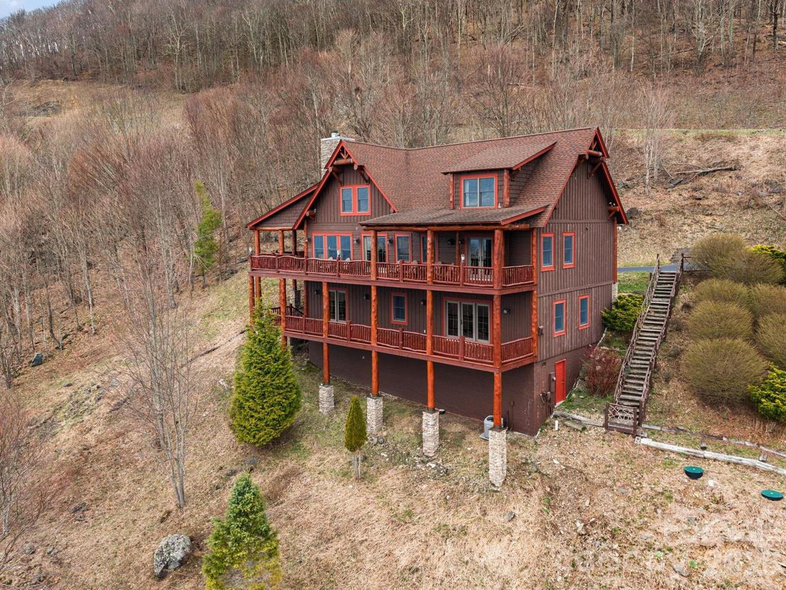 635 Acorn Nvno, Zionville, NC 28698