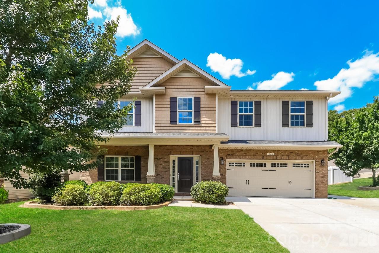 205 Taylors Creek St., Mount Holly, NC 28120