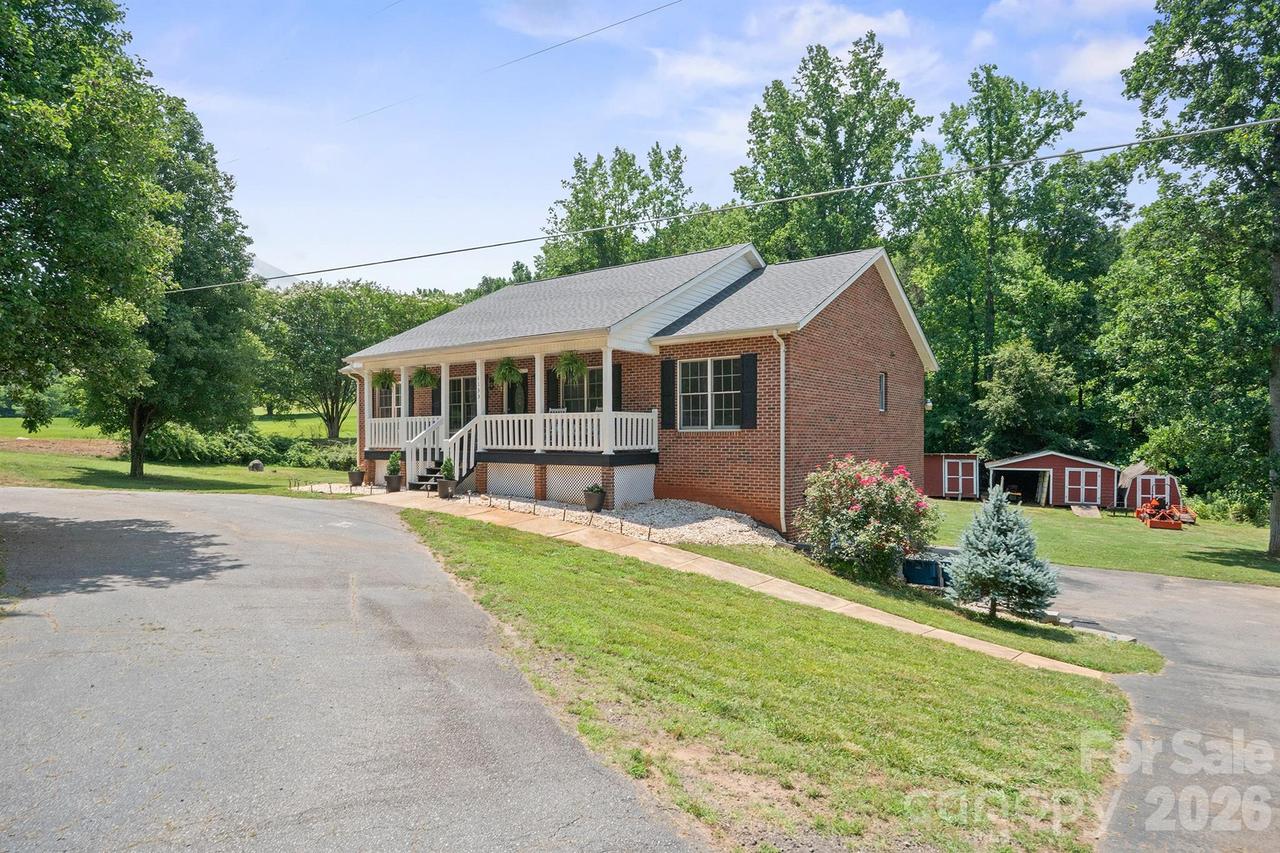 1133 Finger Bridge Rd., Hickory, NC 28602