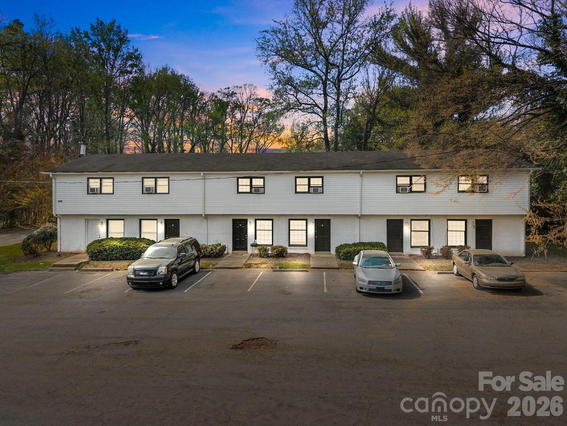 2909 Burgess Dr., Charlotte, NC 28208