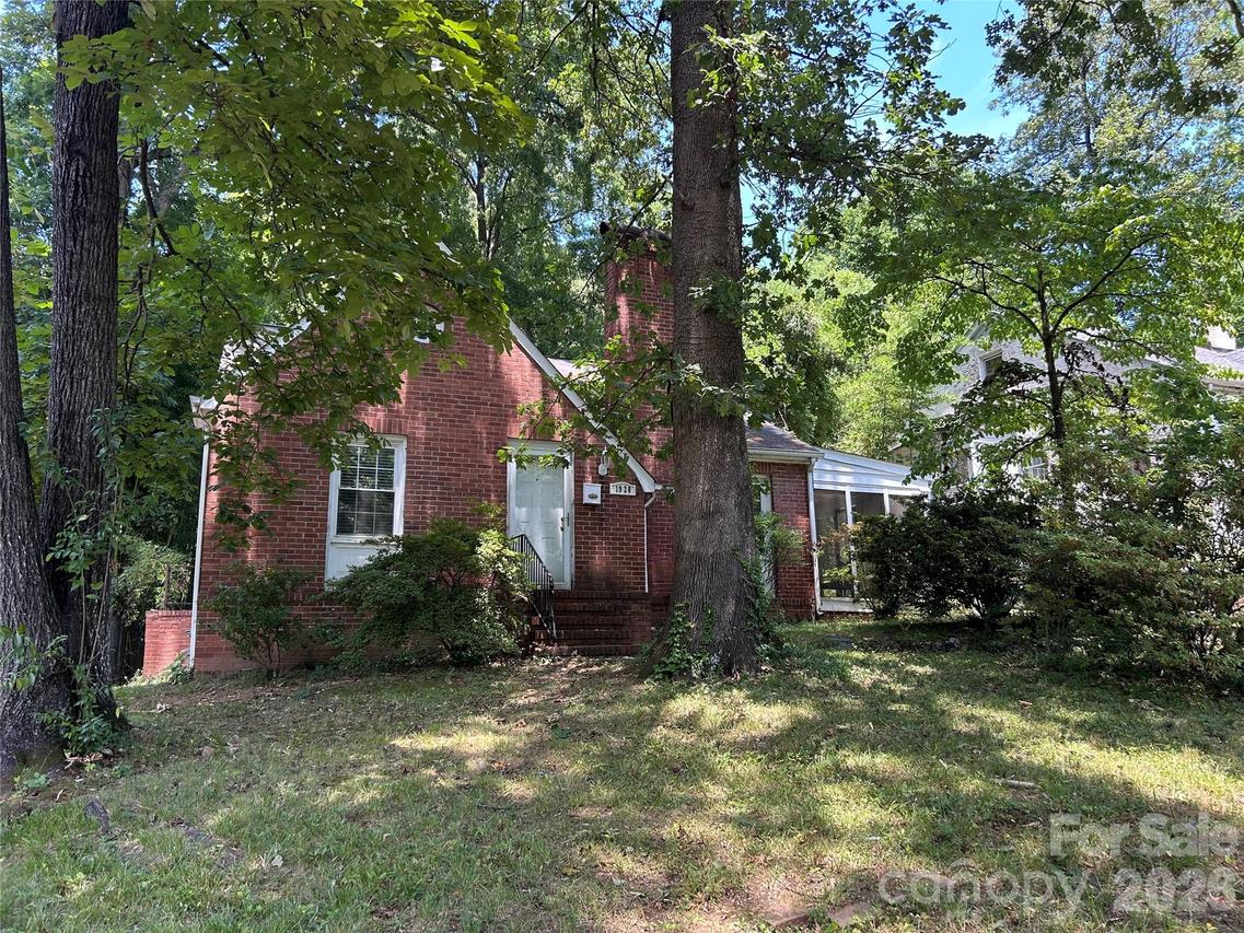 1920 Wood Dale Ter., Charlotte, NC 28203