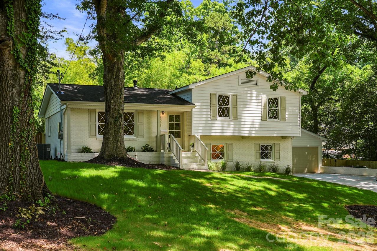 7008 Brynhurst Dr., Charlotte, NC 28210