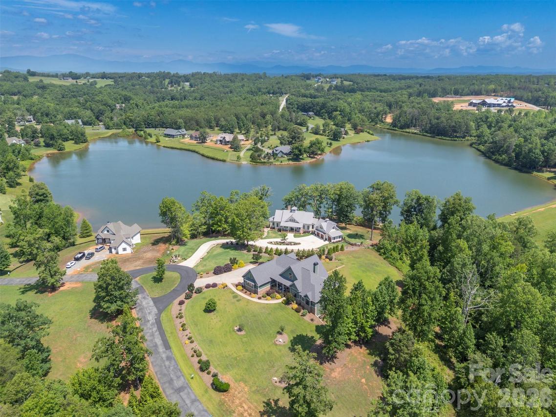 398 Mapleton Ln., Columbus, NC 28722