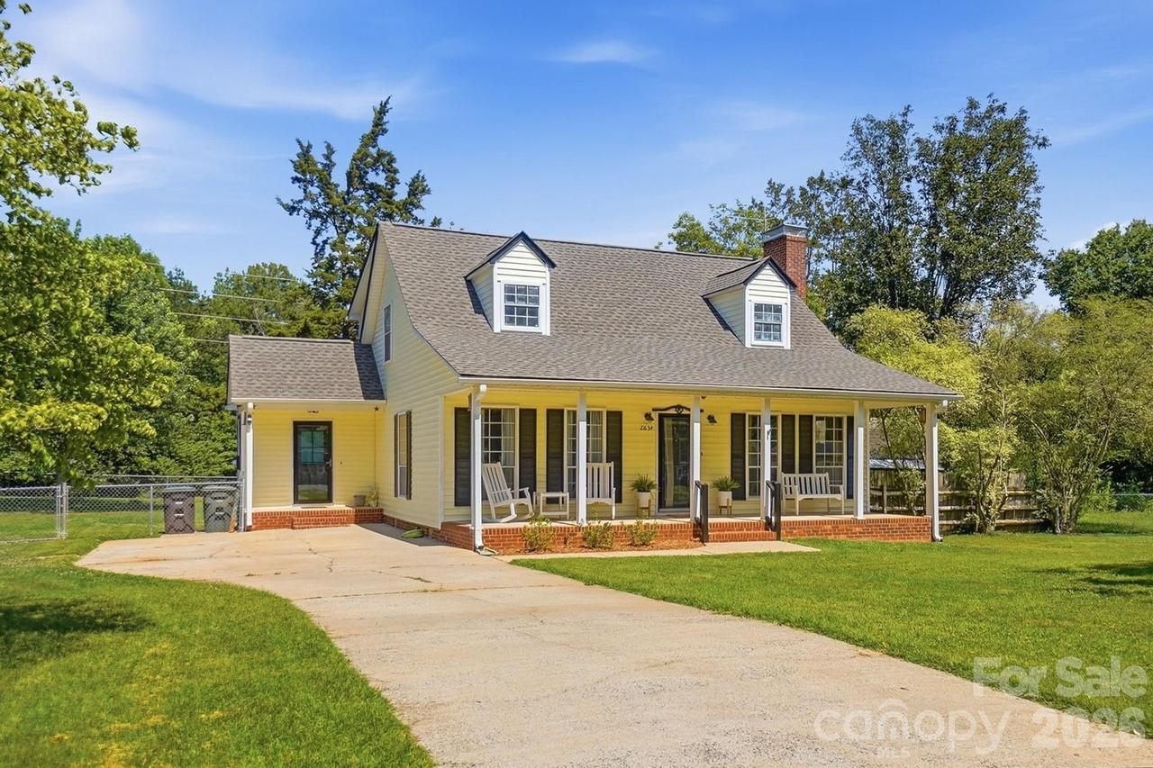 2634 Cherokee Ct., Gastonia, NC 28056