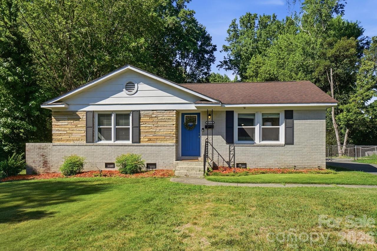 1816 Northcliff Dr., Charlotte, NC 28216