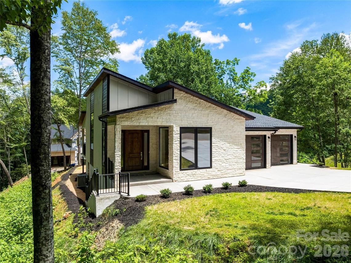 23 Early Spring Way, Leicester, NC 28748