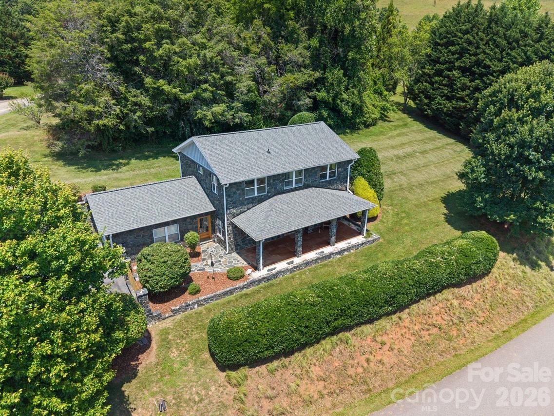 195 Oak Ln., Mars Hill, NC 28754