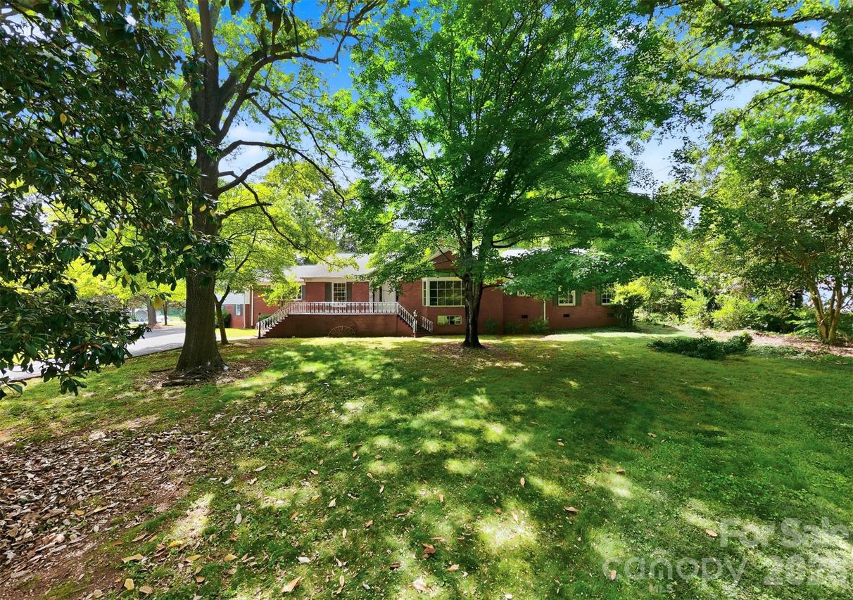 826 S College Ave., Newton, NC 28658