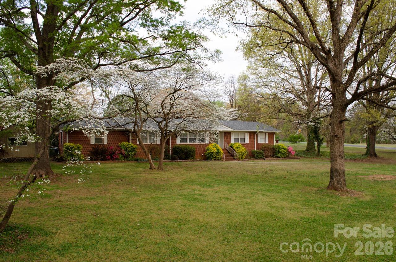 4646 Rainbow Dr., Kannapolis, NC 28081