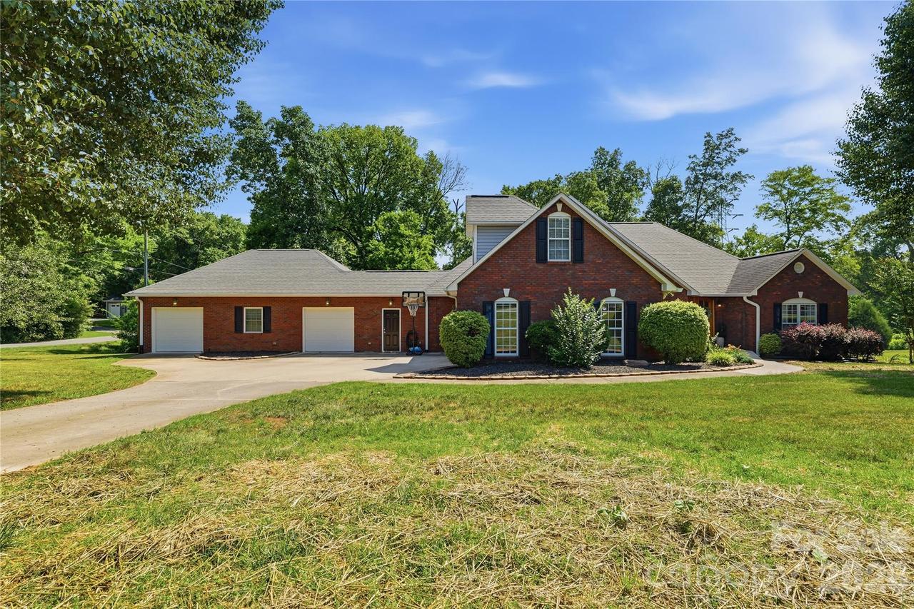 3805 Glen Haven Dr., Concord, NC 28027